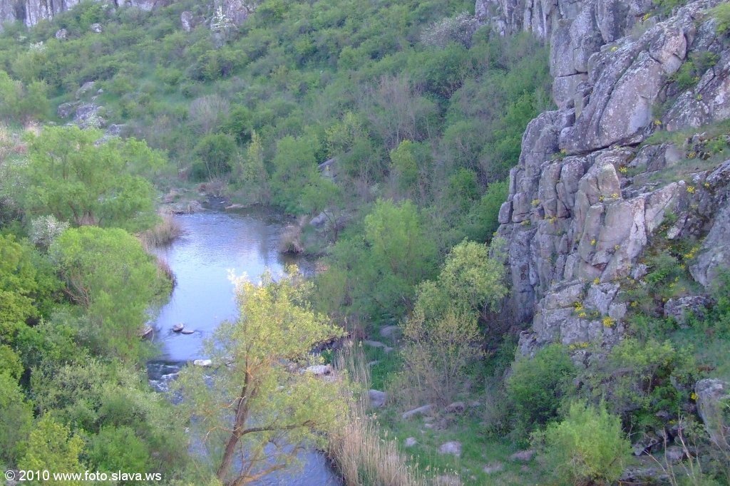 Актовский каньон за очередным изгибом реки