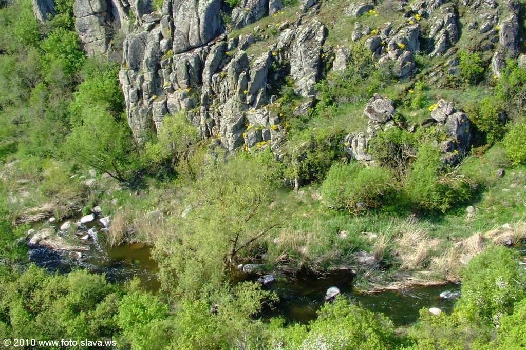 Взгляд в пропасть каньона