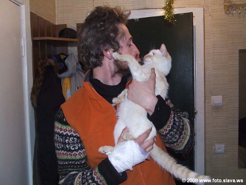 Пожарник с котом
