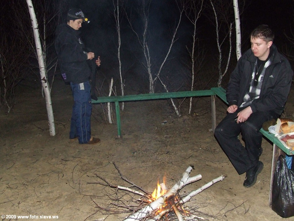 Вечер у костра в пустыне