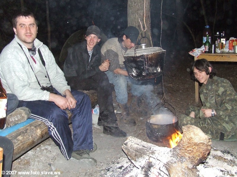 Эльба у ночного костра